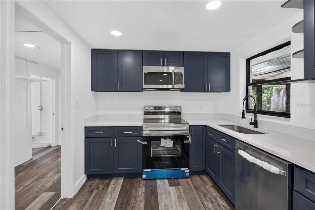 For Sale: $270,995 (3 beds, 2 baths, 1591 Square Feet)