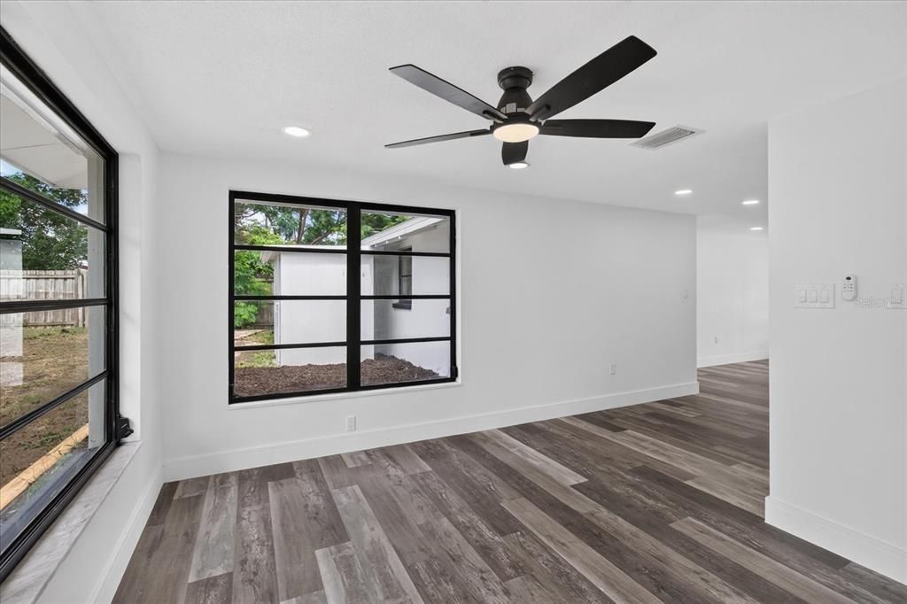For Sale: $270,995 (3 beds, 2 baths, 1591 Square Feet)