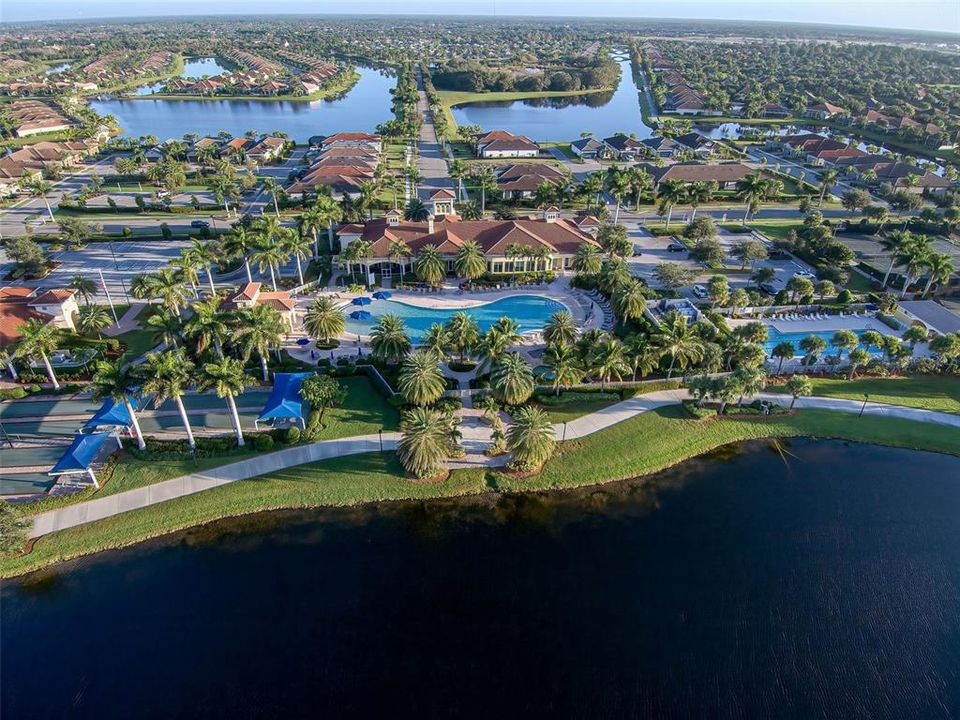 На продажу: $435,000 (2 спален, 2 ванн, 1611 Квадратных фут)