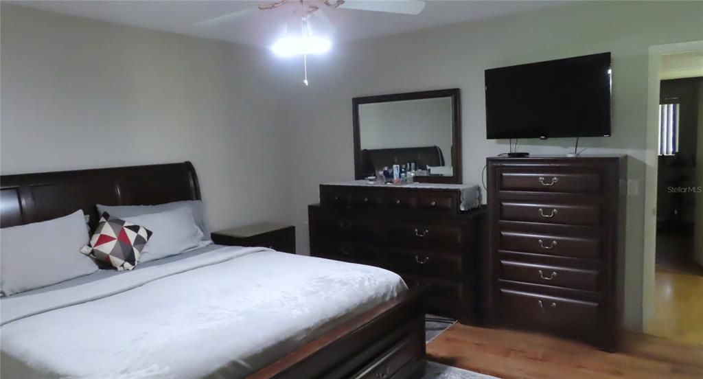 В аренду: $1,700 (2 спален, 2 ванн, 1400 Квадратных фут)
