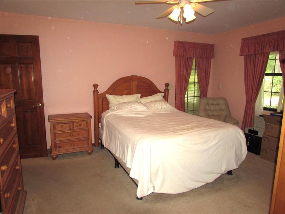 For Sale: $309,500 (3 beds, 2 baths, 1900 Square Feet)