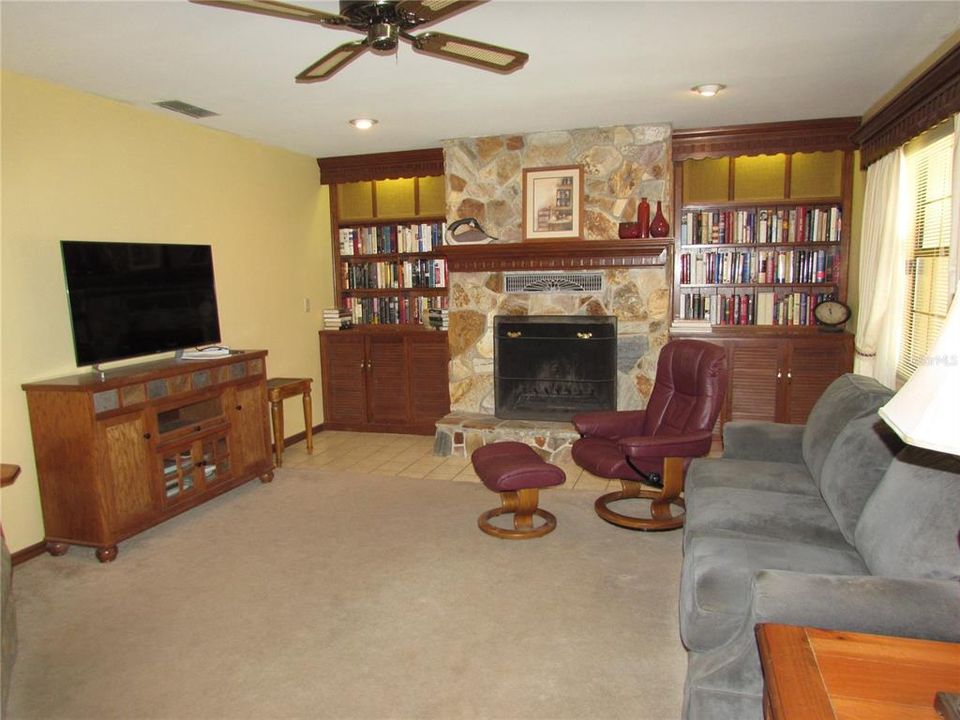 For Sale: $309,500 (3 beds, 2 baths, 1900 Square Feet)