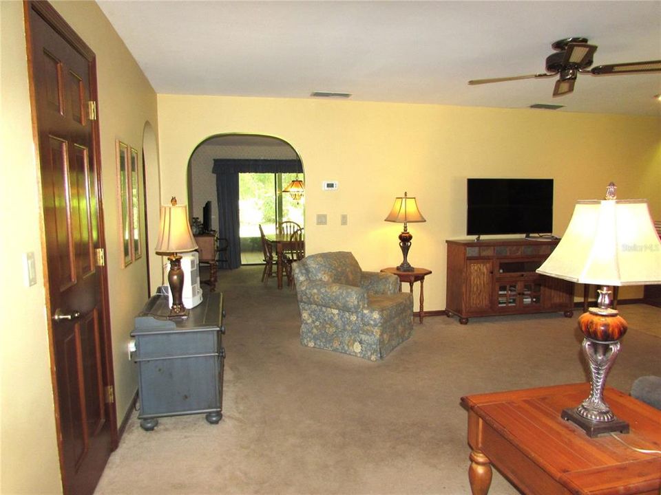 For Sale: $309,500 (3 beds, 2 baths, 1900 Square Feet)
