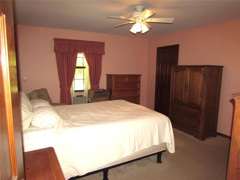 For Sale: $309,500 (3 beds, 2 baths, 1900 Square Feet)