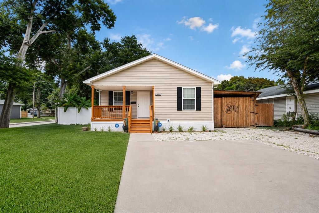 For Rent: $2,500 (4 beds, 2 baths, 1248 Square Feet)