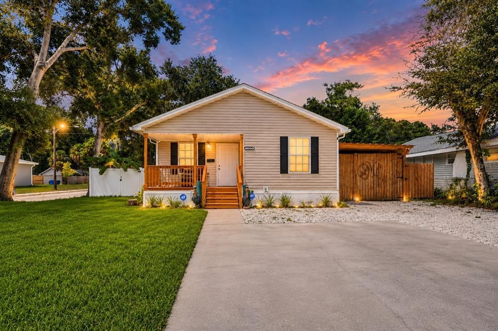 For Rent: $2,500 (4 beds, 2 baths, 1248 Square Feet)
