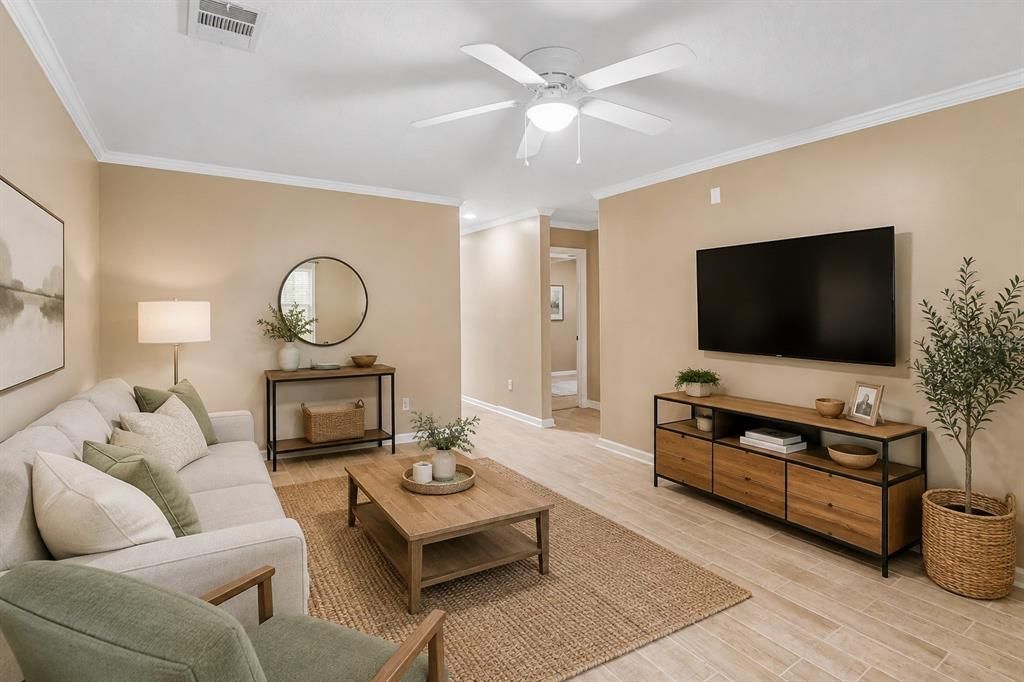 For Rent: $2,500 (4 beds, 2 baths, 1248 Square Feet)
