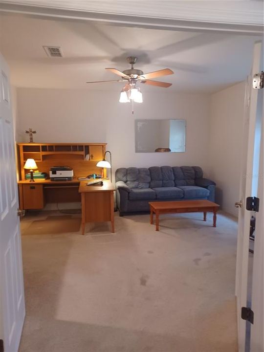 En Venta: $335,000 (3 camas, 2 baños, 1759 Pies cuadrados)