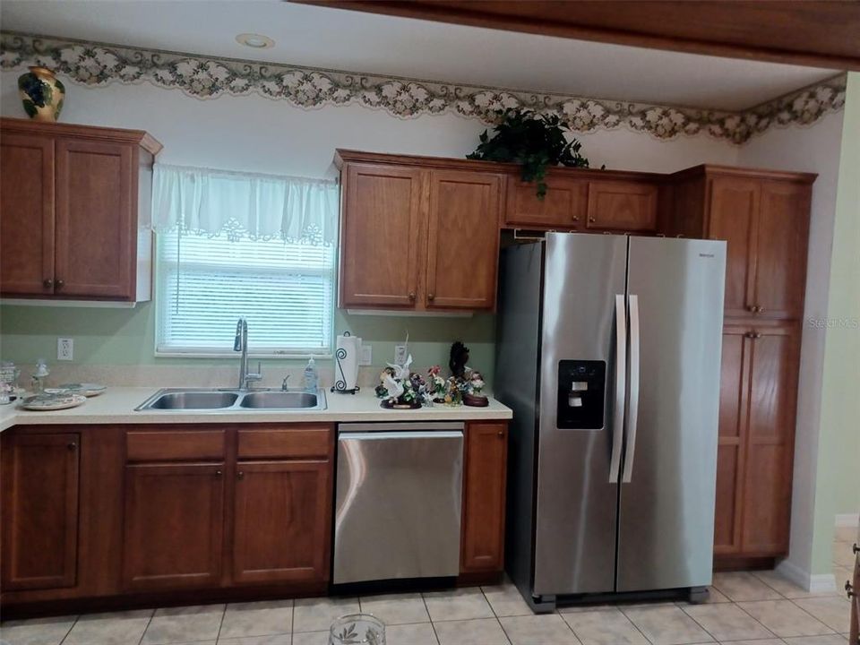 En Venta: $335,000 (3 camas, 2 baños, 1759 Pies cuadrados)