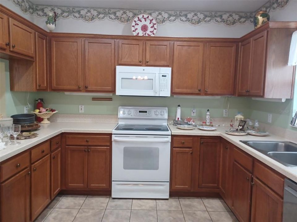 En Venta: $335,000 (3 camas, 2 baños, 1759 Pies cuadrados)