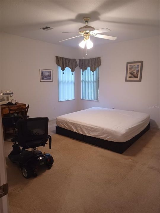 En Venta: $335,000 (3 camas, 2 baños, 1759 Pies cuadrados)