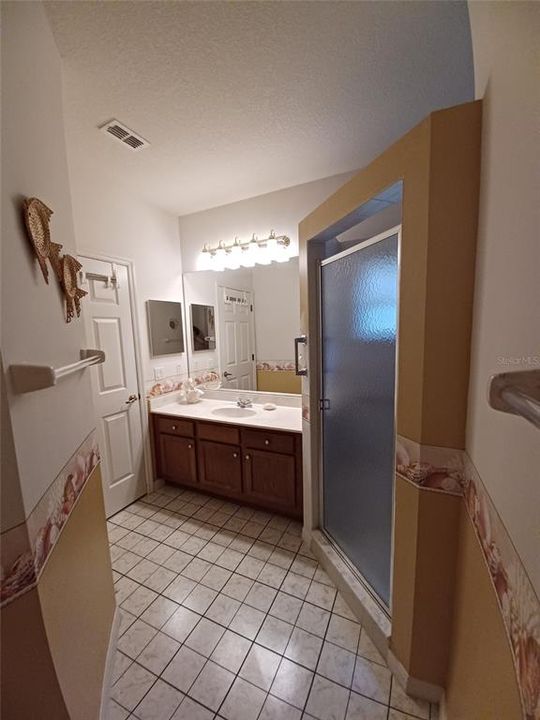 En Venta: $335,000 (3 camas, 2 baños, 1759 Pies cuadrados)