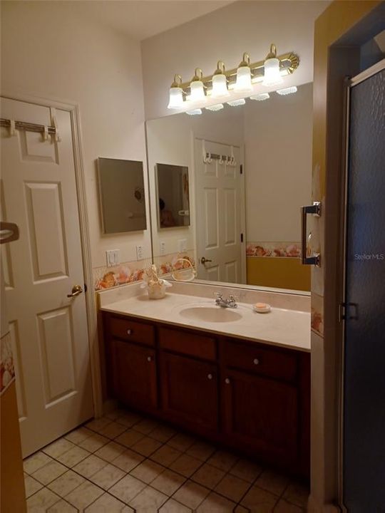 En Venta: $335,000 (3 camas, 2 baños, 1759 Pies cuadrados)