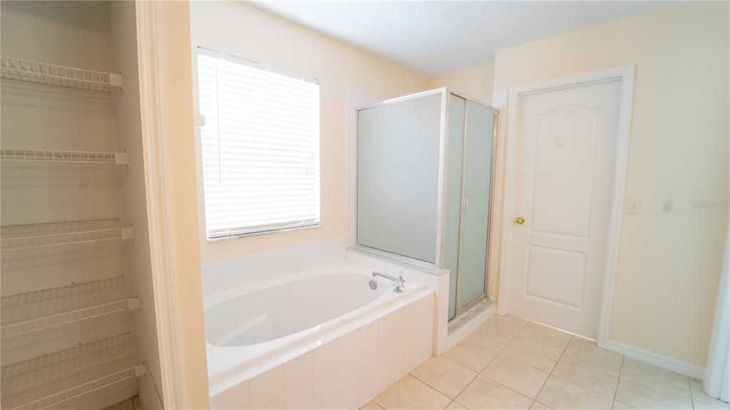 For Rent: $3,000 (4 beds, 2 baths, 2140 Square Feet)