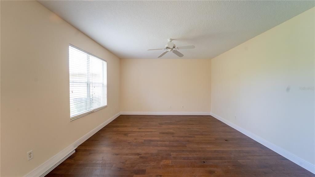 For Rent: $3,000 (4 beds, 2 baths, 2140 Square Feet)