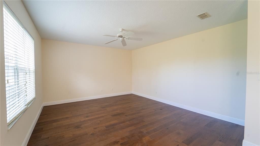 For Rent: $3,000 (4 beds, 2 baths, 2140 Square Feet)