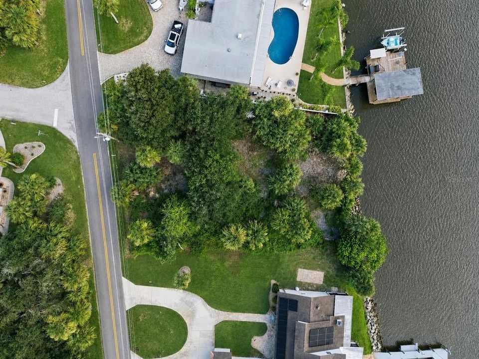 待售: $599,000 (0.33 acres)