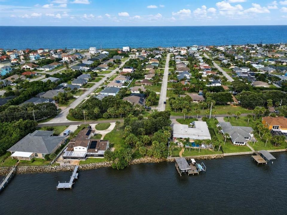 待售: $599,000 (0.33 acres)