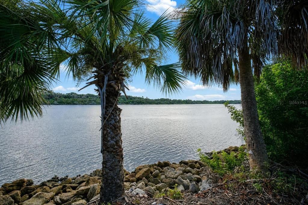 待售: $599,000 (0.33 acres)