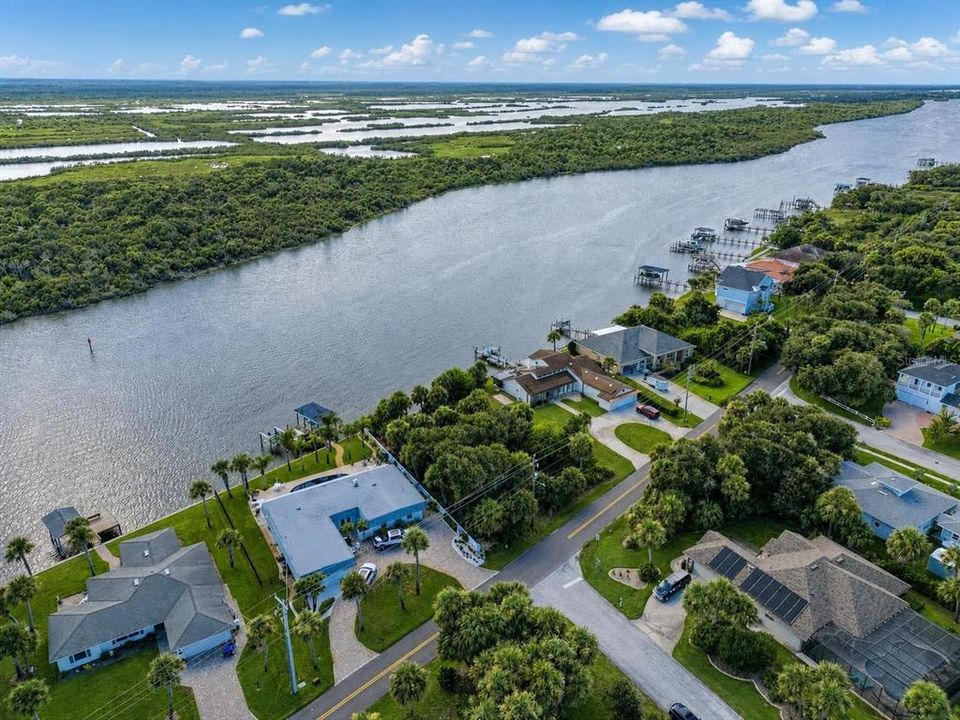 待售: $599,000 (0.33 acres)
