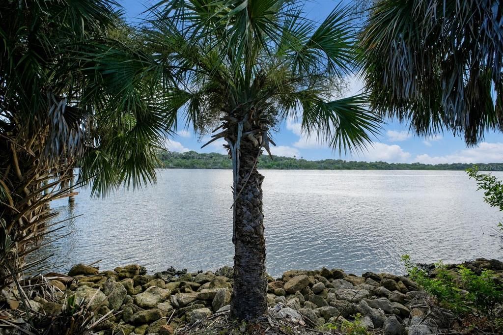 待售: $599,000 (0.33 acres)