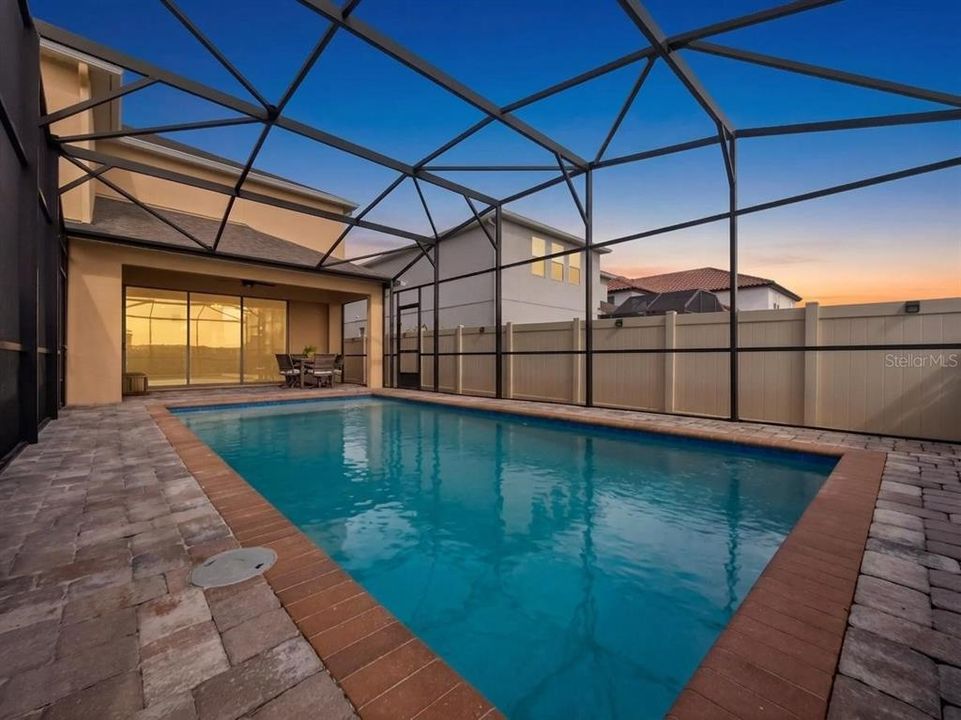 En Venta: $870,000 (4 camas, 3 baños, 3746 Pies cuadrados)