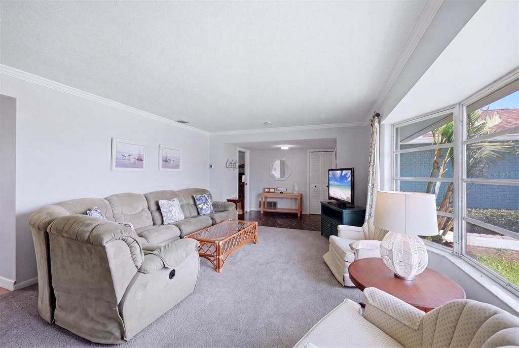 For Sale: $390,000 (3 beds, 2 baths, 1750 Square Feet)