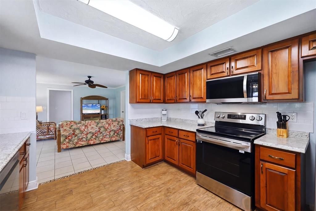 For Sale: $390,000 (3 beds, 2 baths, 1750 Square Feet)
