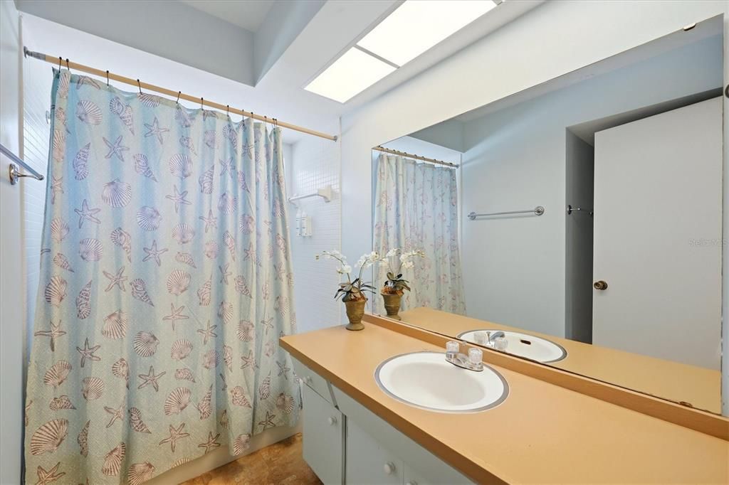 For Sale: $390,000 (3 beds, 2 baths, 1750 Square Feet)