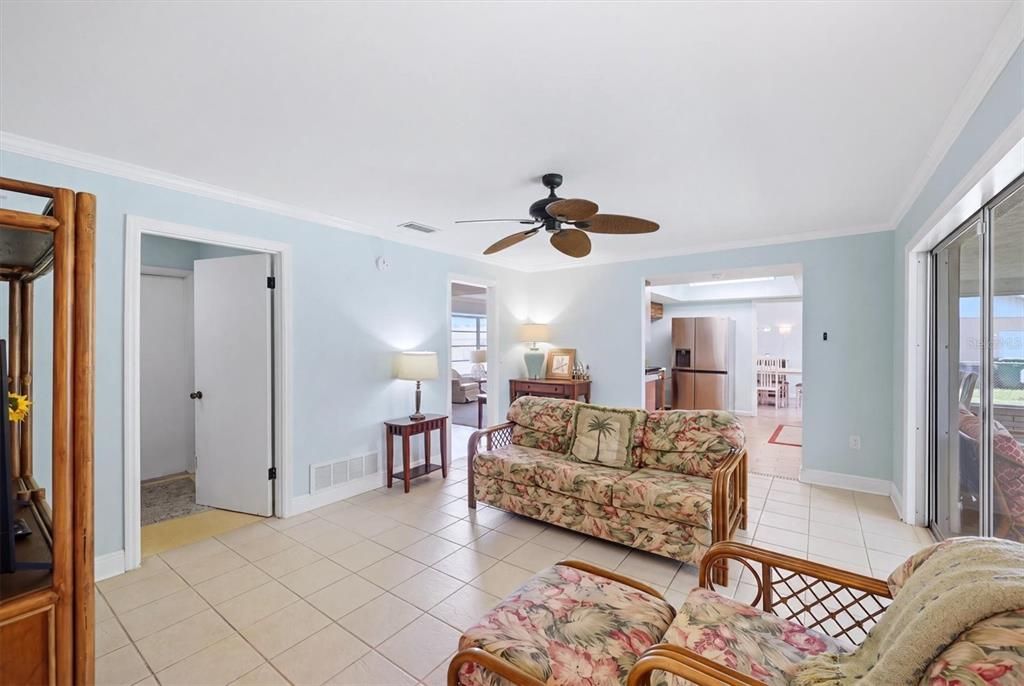 For Sale: $390,000 (3 beds, 2 baths, 1750 Square Feet)