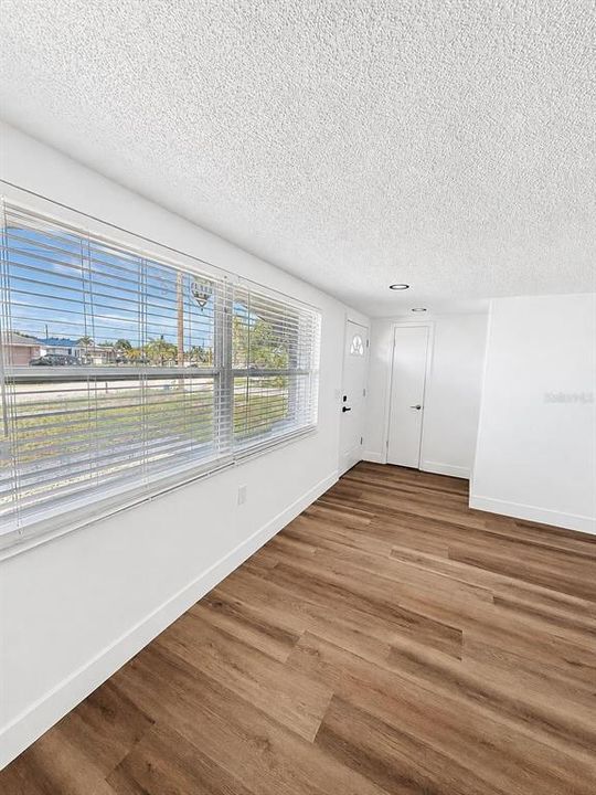 For Sale: $379,000 (3 beds, 2 baths, 1346 Square Feet)