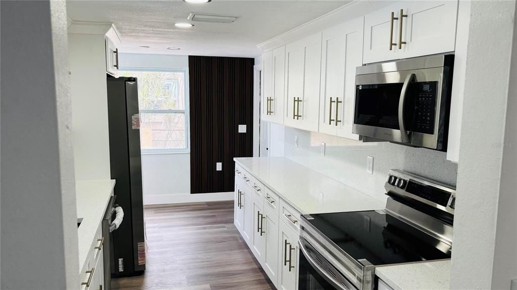 For Sale: $379,000 (3 beds, 2 baths, 1346 Square Feet)