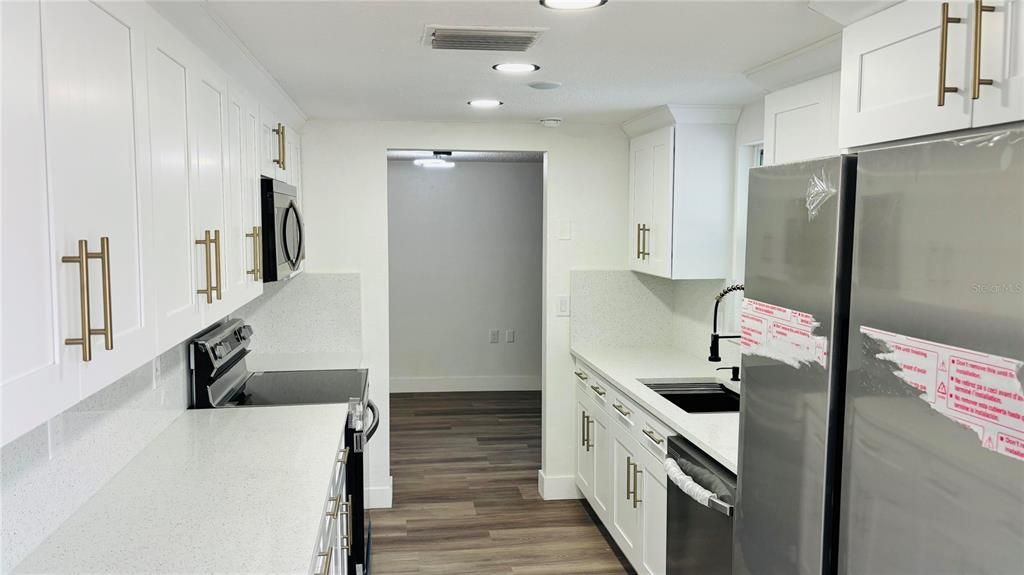 For Sale: $379,000 (3 beds, 2 baths, 1346 Square Feet)