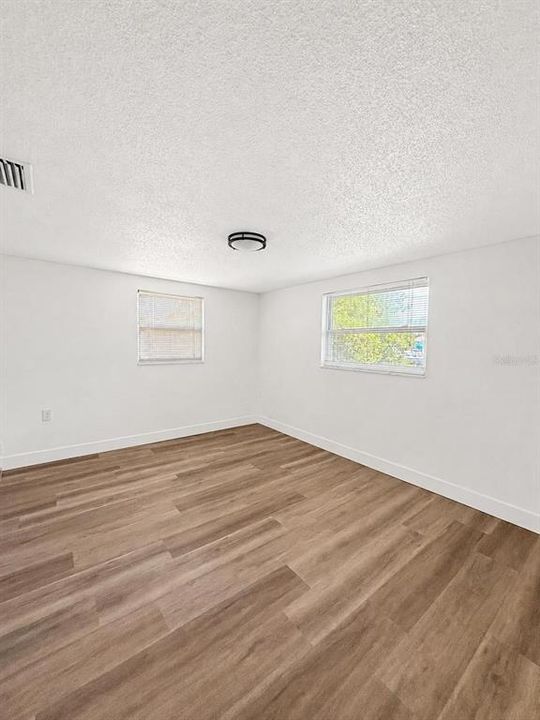 For Sale: $379,000 (3 beds, 2 baths, 1346 Square Feet)