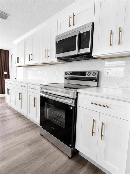 For Sale: $379,000 (3 beds, 2 baths, 1346 Square Feet)
