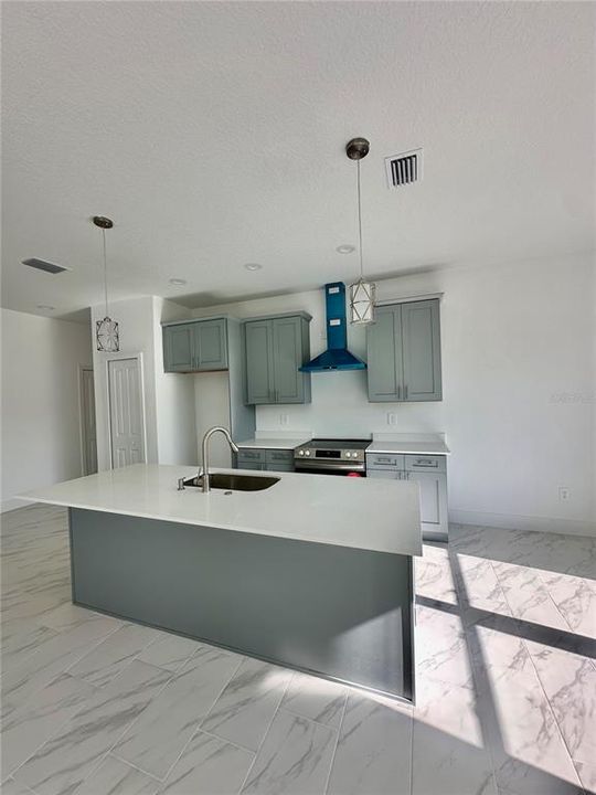 For Sale: $395,000 (4 beds, 2 baths, 1834 Square Feet)