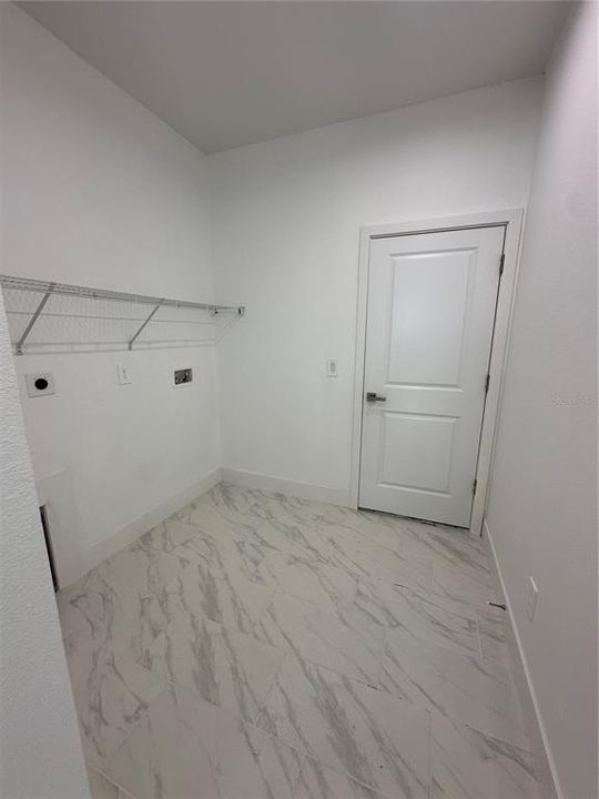 For Sale: $395,000 (4 beds, 2 baths, 1834 Square Feet)