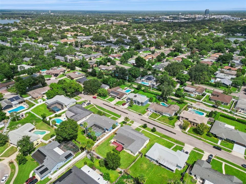 En Venta: $560,000 (4 camas, 2 baños, 2814 Pies cuadrados)