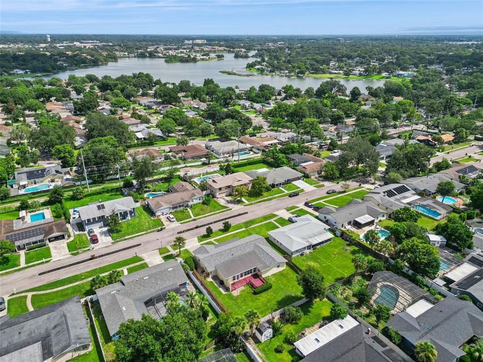 En Venta: $560,000 (4 camas, 2 baños, 2814 Pies cuadrados)