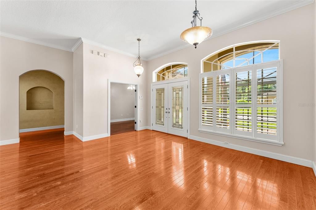 En Venta: $640,000 (5 camas, 3 baños, 2768 Pies cuadrados)