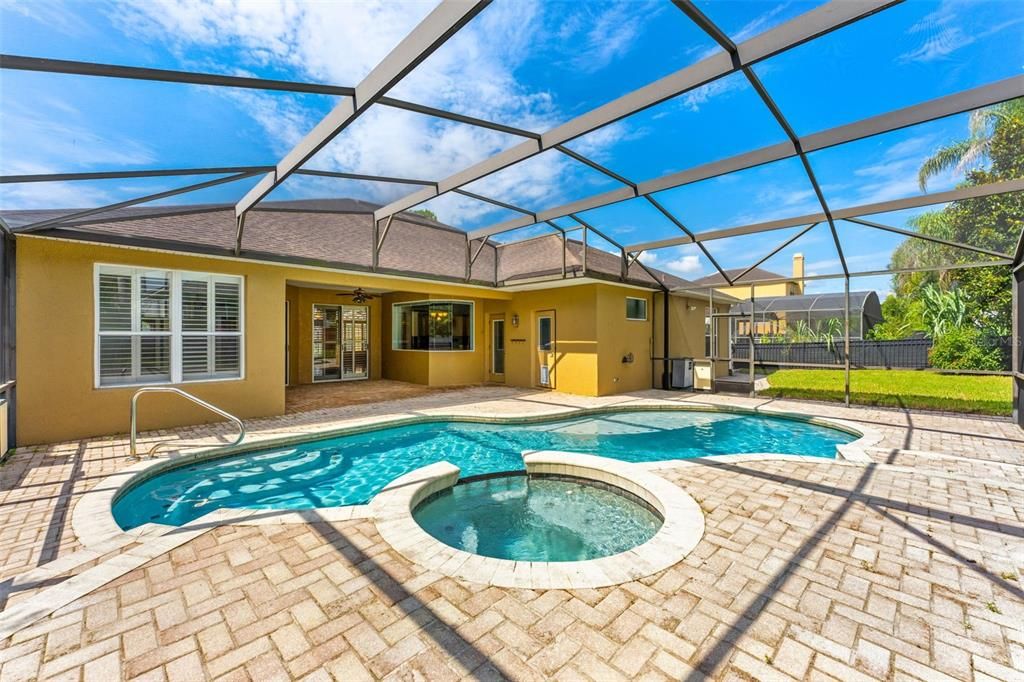 En Venta: $640,000 (5 camas, 3 baños, 2768 Pies cuadrados)