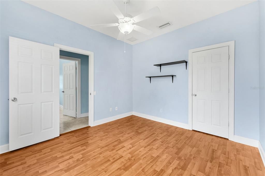 En Venta: $640,000 (5 camas, 3 baños, 2768 Pies cuadrados)