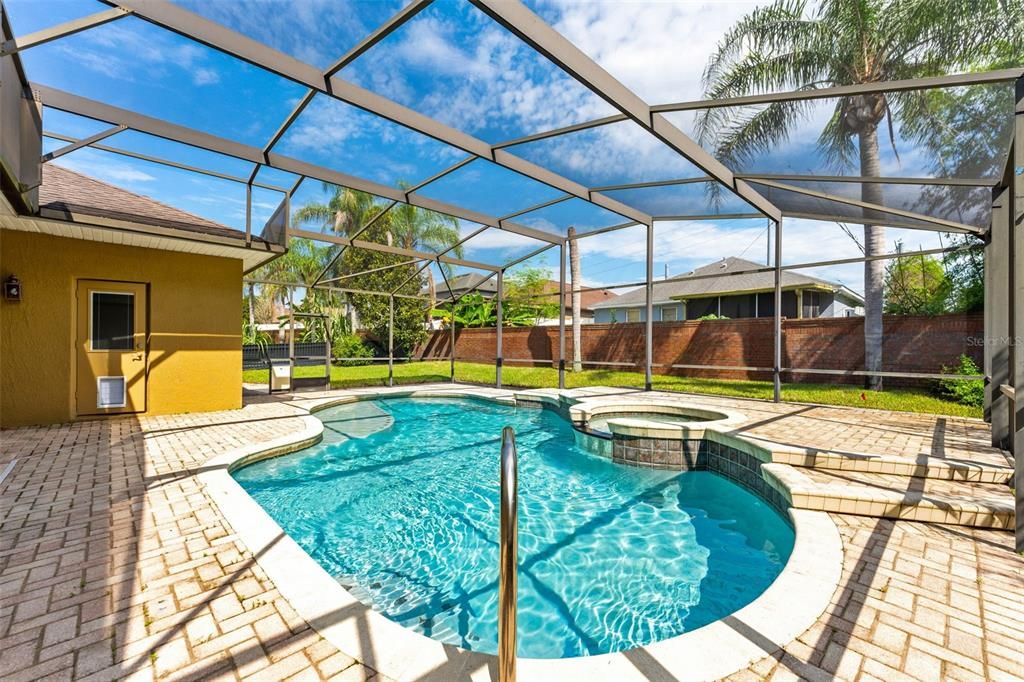 En Venta: $640,000 (5 camas, 3 baños, 2768 Pies cuadrados)
