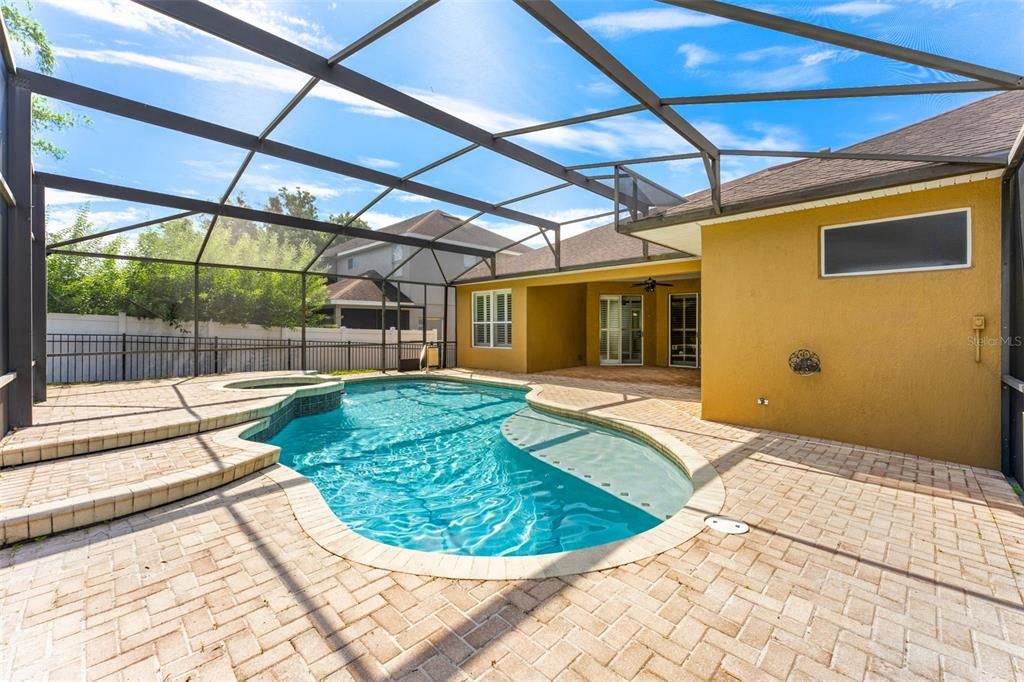 En Venta: $640,000 (5 camas, 3 baños, 2768 Pies cuadrados)