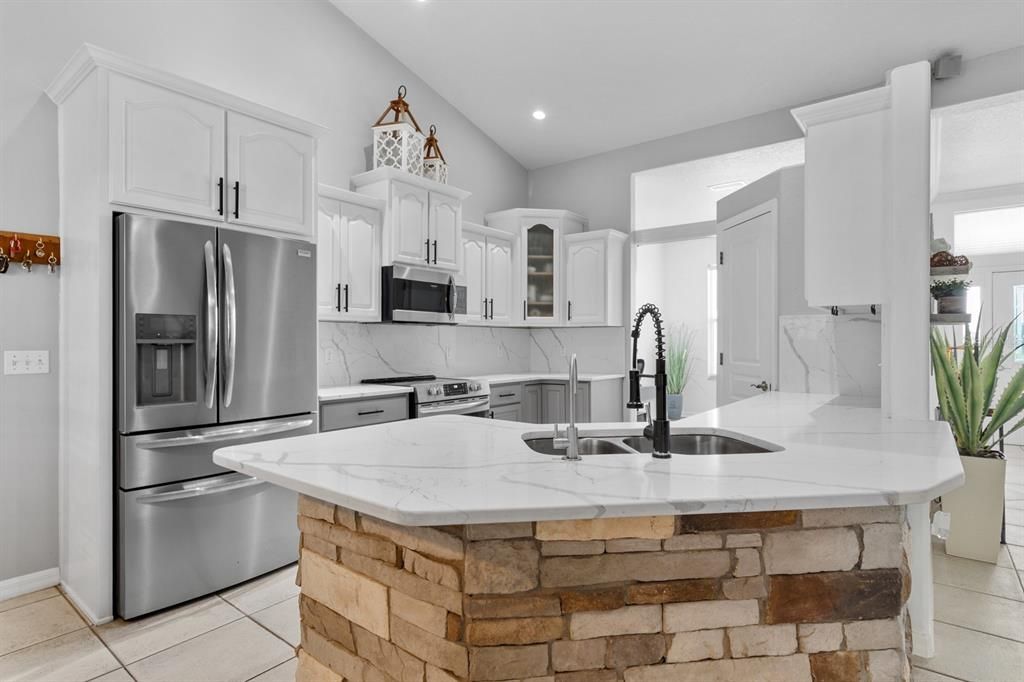 For Sale: $557,000 (5 beds, 3 baths, 2188 Square Feet)