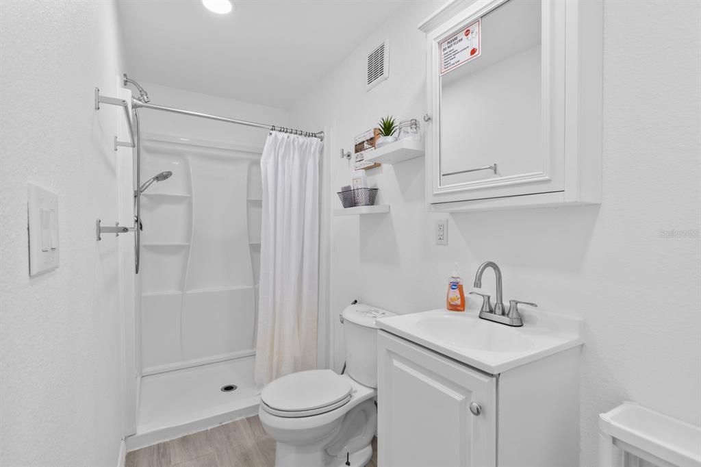 For Sale: $557,000 (5 beds, 3 baths, 2188 Square Feet)