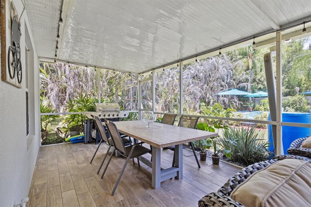 For Sale: $557,000 (5 beds, 3 baths, 2188 Square Feet)