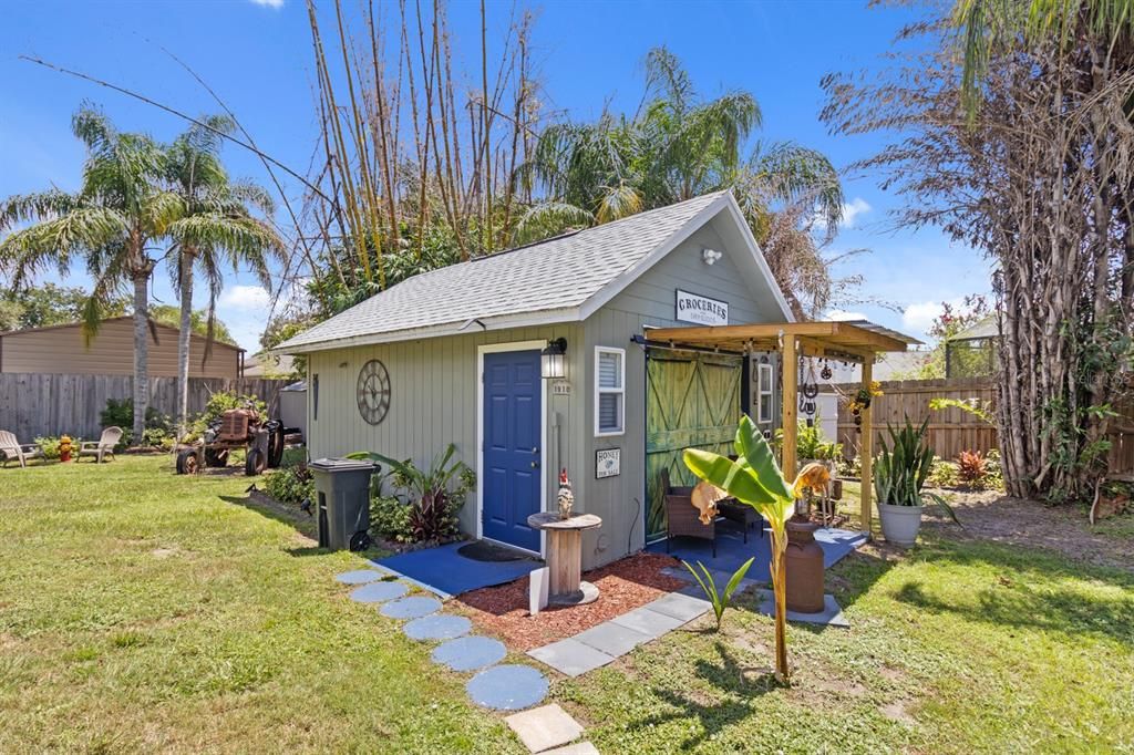 For Sale: $557,000 (5 beds, 3 baths, 2188 Square Feet)
