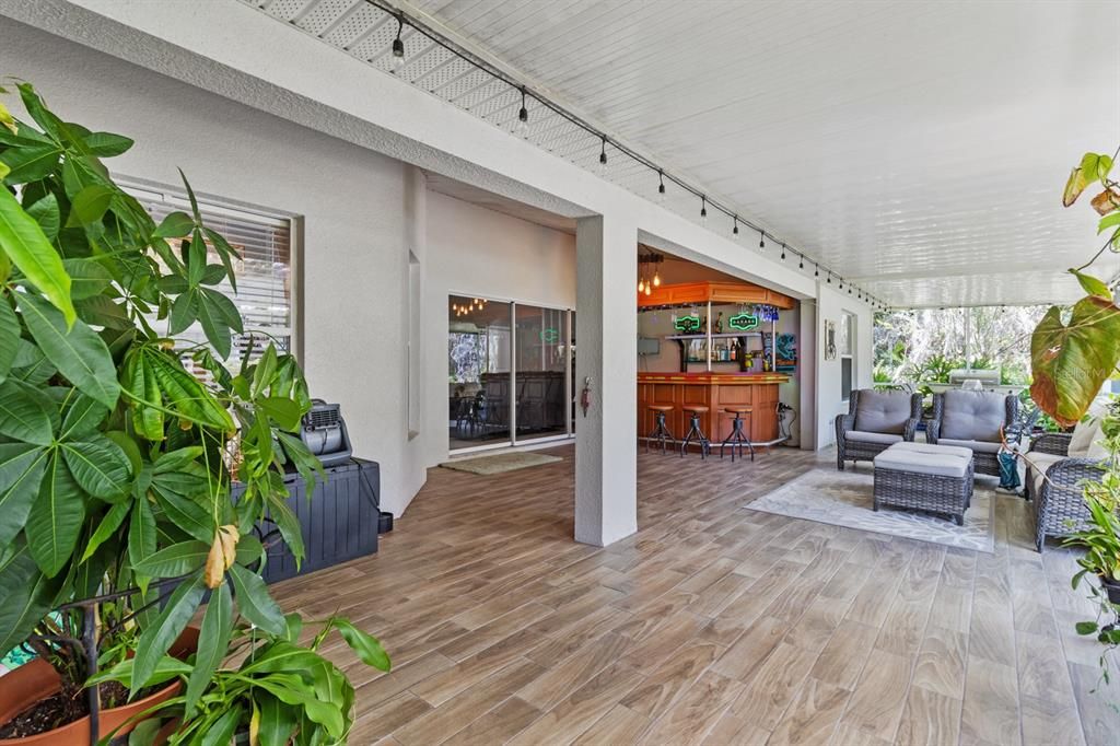 For Sale: $557,000 (5 beds, 3 baths, 2188 Square Feet)