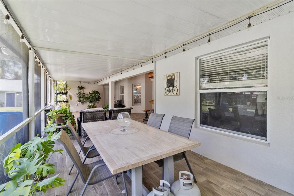 For Sale: $557,000 (5 beds, 3 baths, 2188 Square Feet)